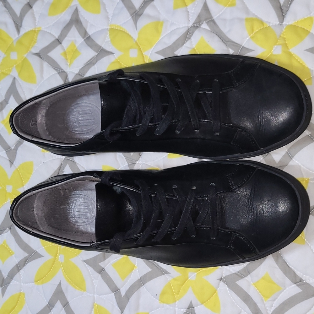 TCG Kennedy Black Leather Sneakers Size 41  (8US) Men's